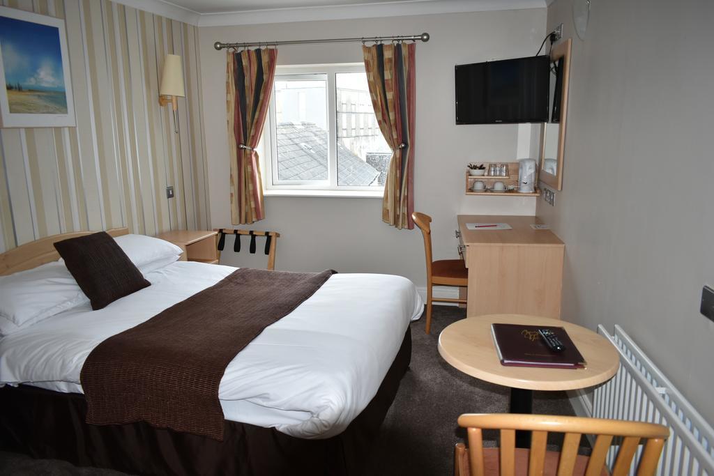 The Corralea Court Hotell Tuam Eksteriør bilde
